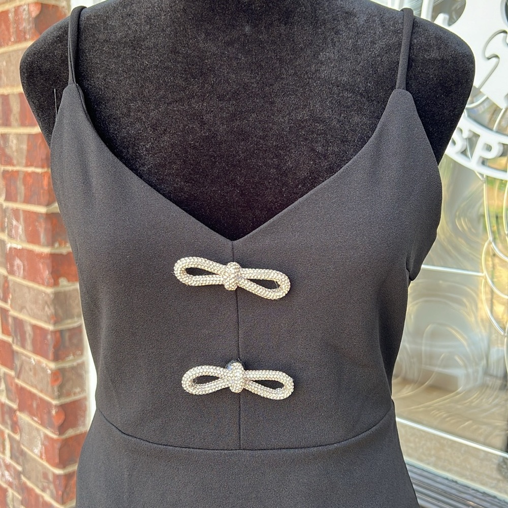 🤍🖤Lulu’s Rhinestone Bow LBD🖤🤍 - Picture 2 of 8